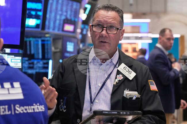 С повишения започна търговията в началото на първата за годината търговка сесия на Уолстрийт