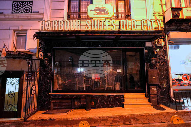 Присъди от над 22 години затвор заплашват обвиняемите за смъртта на семейство, отровено с фосфид в хотел в Истанбул