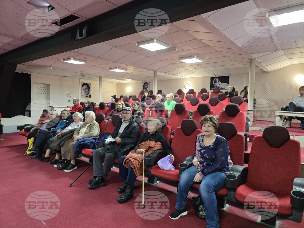 Средства за детски дефибрилатор събраха в Свищов от благотворителни прожекции на филма “Великани - как се посява доброто“