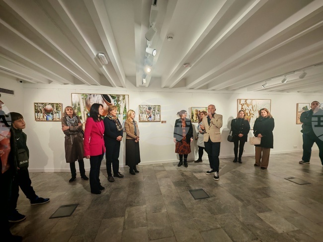 Габрово - „Жените носят света“ - изложба