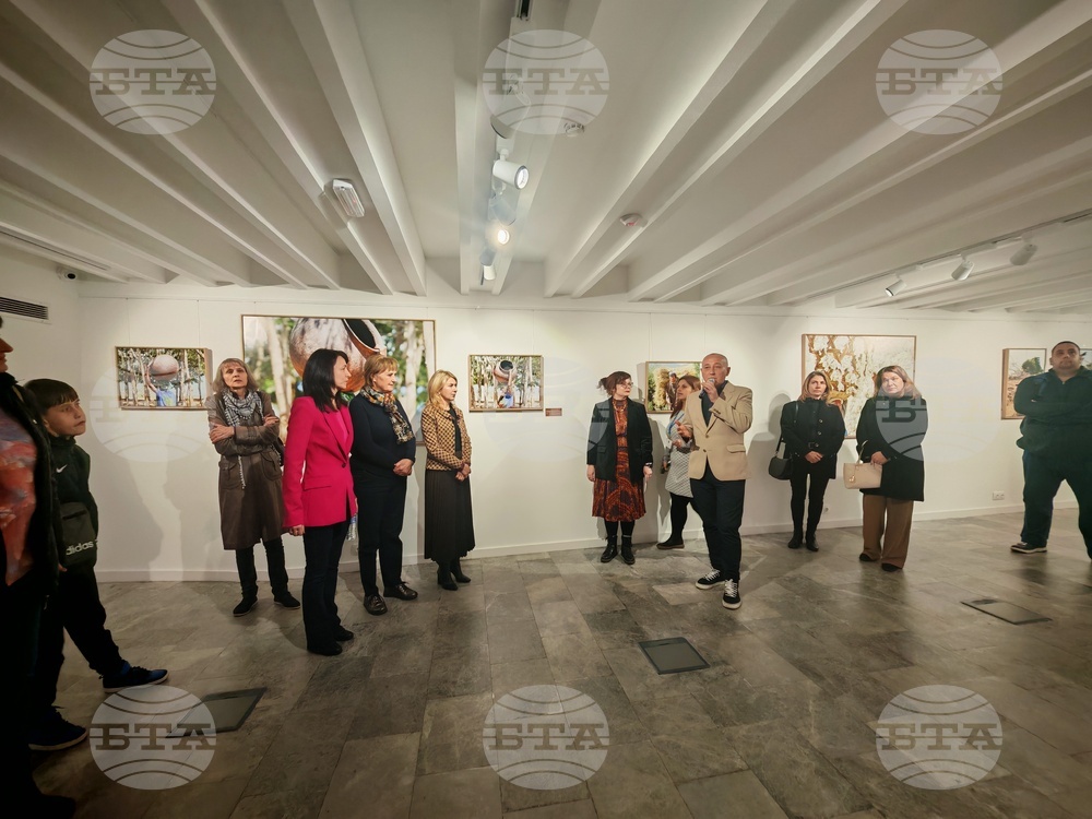 Габрово - „Жените носят света“ - изложба