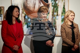 Габрово - „Жените носят света“ - изложба