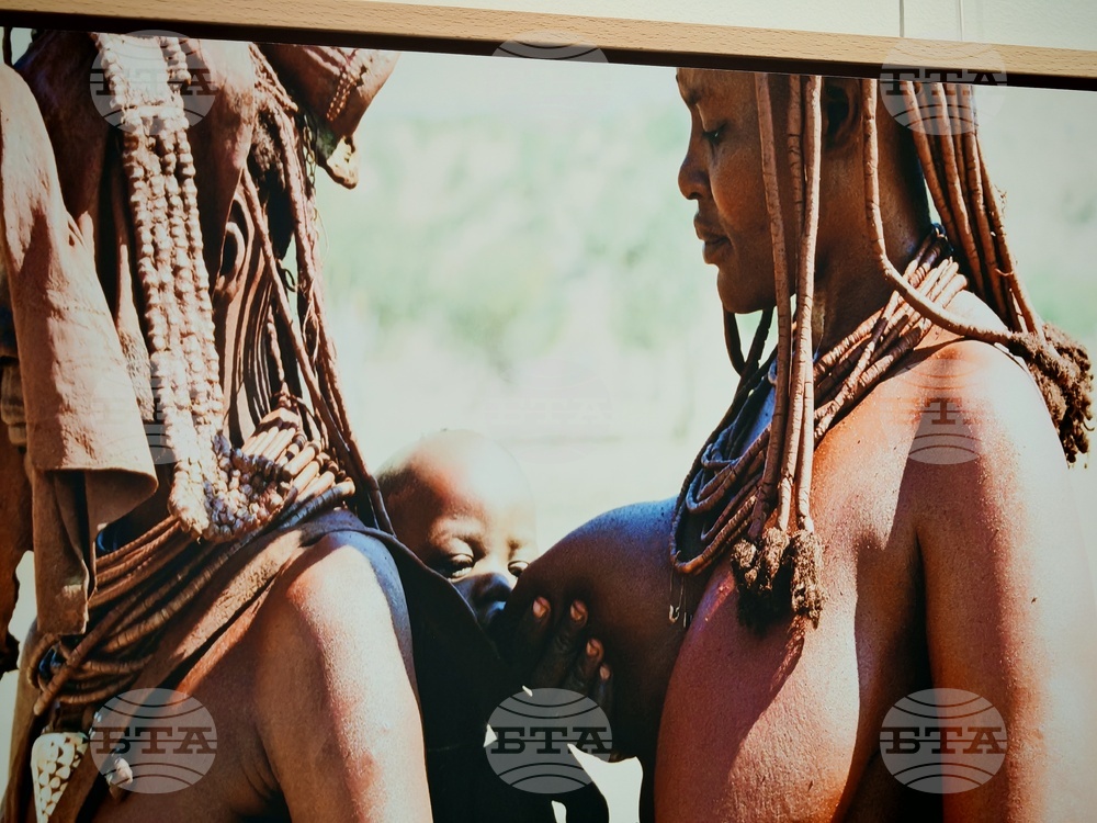 Габрово - „Жените носят света“ - изложба