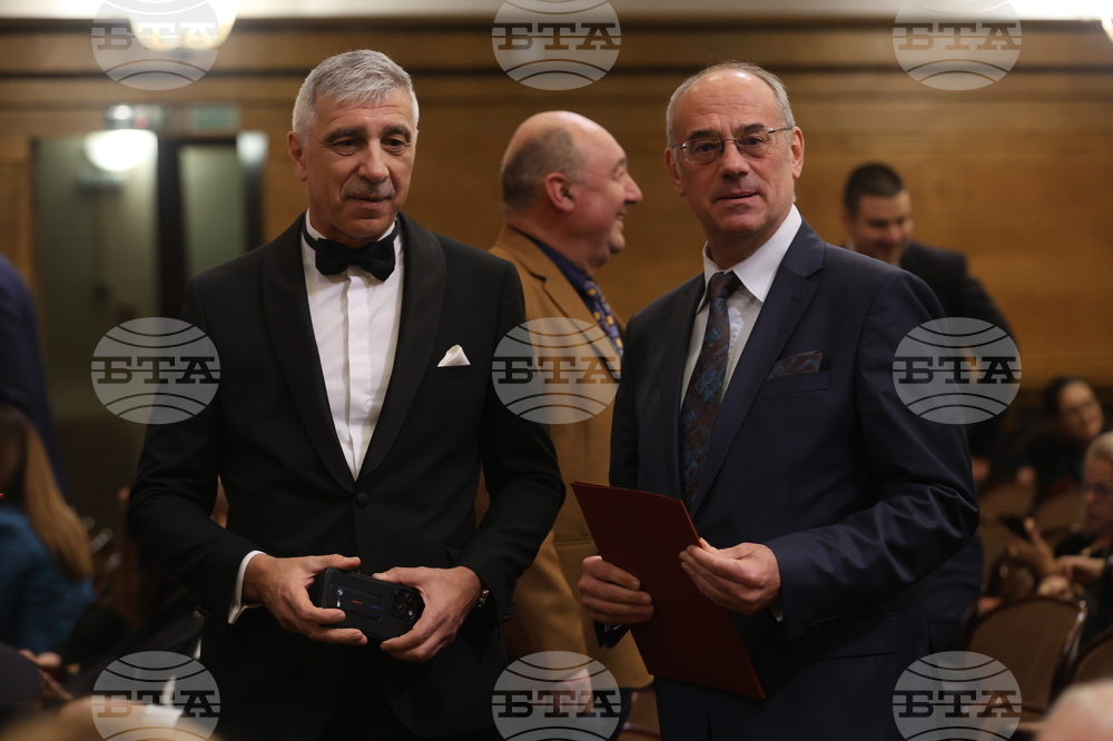 Представата ми за добър адвокат е свързана със способността в правната норма да намериш дълбокия ценностен смисъл, каза конституционният съдия Атанас Семов