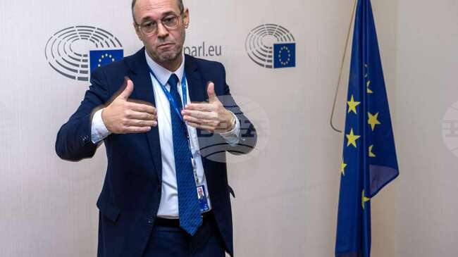 ФЕНА: Босна и Херцеговина трябва да ускори действията си по пътя към членство в ЕС, каза евродепутатът Давор Иво Щир