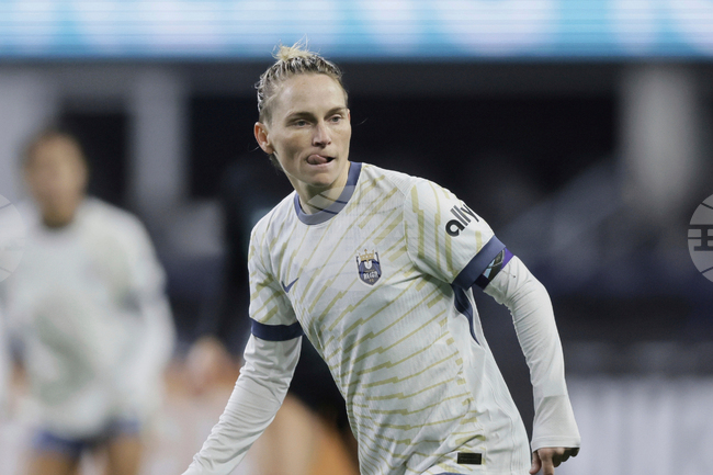 NWSL Reign Fishlock Soccer