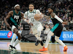 Trail Blazers Bucks Basketball