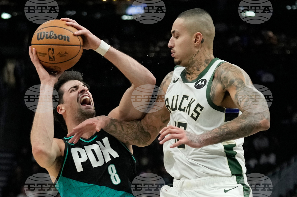 Trail Blazers Bucks Basketball