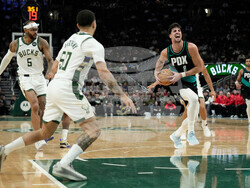 Trail Blazers Bucks Basketball