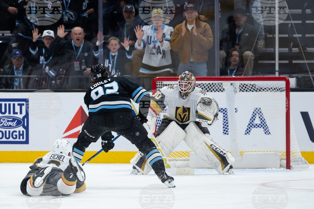 Логан Куули вкара четири гола за победа на Юта Мамът срещу Вегас Голдън Найтс в НХЛ