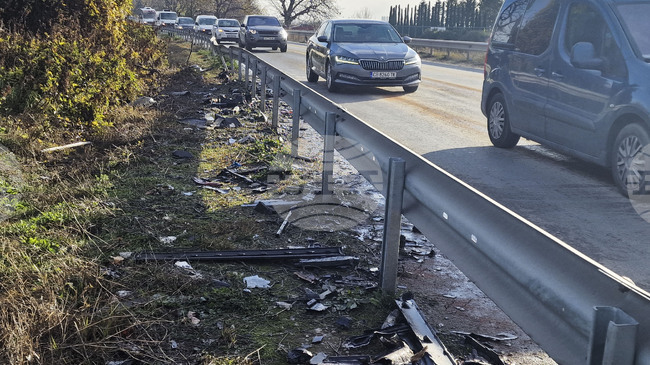 Трима души са загинали при пътни произшествия в страната през изминалото денонощие, съобщиха от МВР