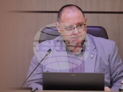 Бургас - Общински съвет - заседание - Михаил Хаджиянев