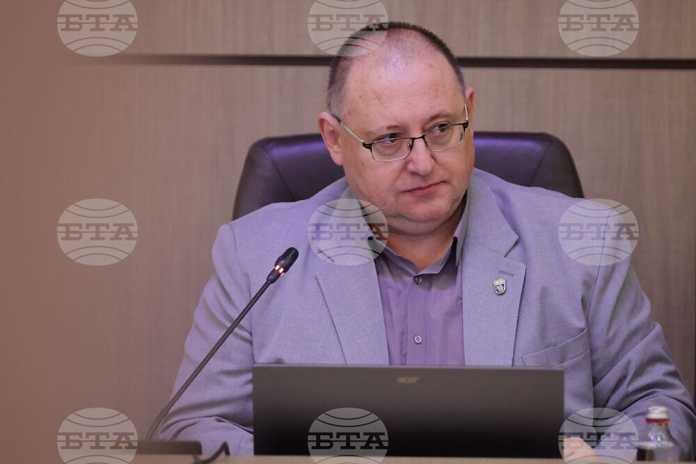 Бургас - Общински съвет - заседание - Михаил Хаджиянев