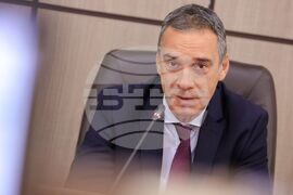 Бургас - Общински съвет - заседание - Димитър Николов