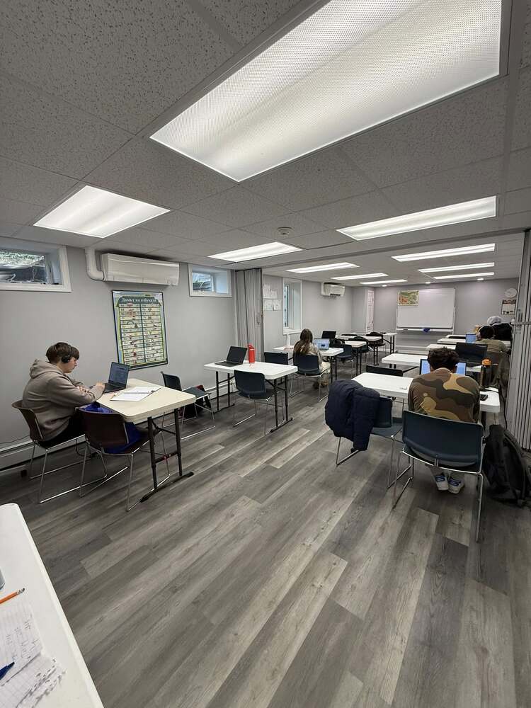 Тест за придобиване на Печат за двуезичност се състоя в училище „Св. св. Кирил и Методий“ в Бостън