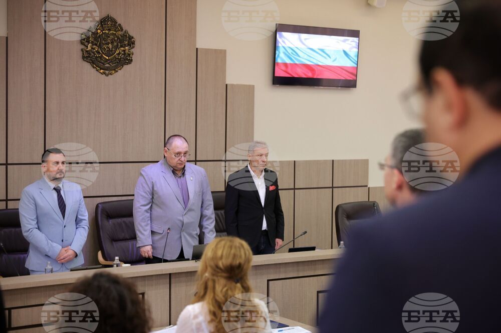 С детски коледарски поздрав започна последното за тази година редовно заседание на Общински съвет – Бургас