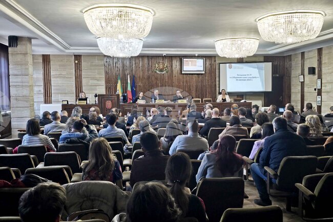 Промени в тарифите по договорите за обществен превоз и актуализация на бюджет 2025 одобриха съветниците в Добрич