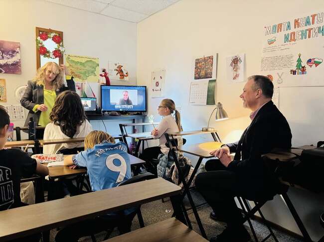 Генералният консул на България в Лос Анджелис посети учебните занятия на Българското училище в Сиатъл