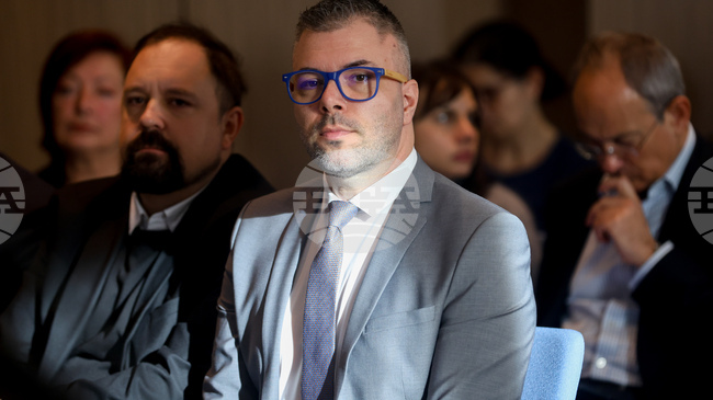 В България да говориш за свобода на медиите е като да говориш за въздух в стая, в която някой умишлено е затворил прозорците, каза Димитър Абрашев