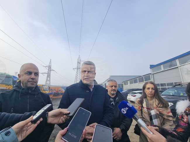 Стара Загора - проверка на снегопочистваща техника