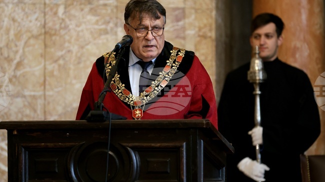 За тези 137 години Софийският университет се превърна в истински дом за цяла плеяда забележителни учени и преподаватели, каза проф. Георги Вълчев 