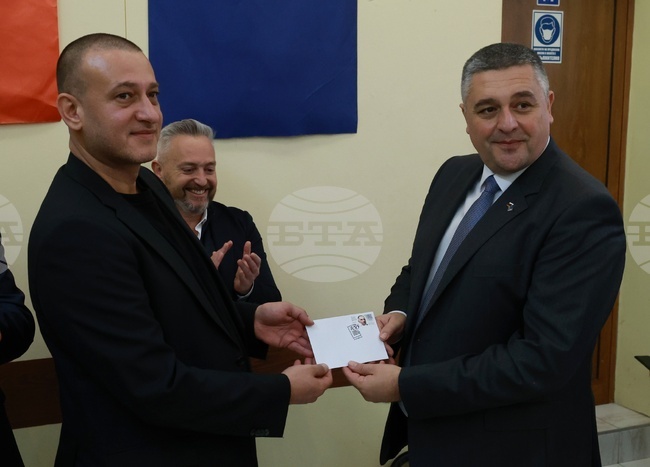 „Български пощи“ отбеляза 100-годишнината на Софийското филателно дружество с ново филателно издание, посветено на Петко Караиванов 