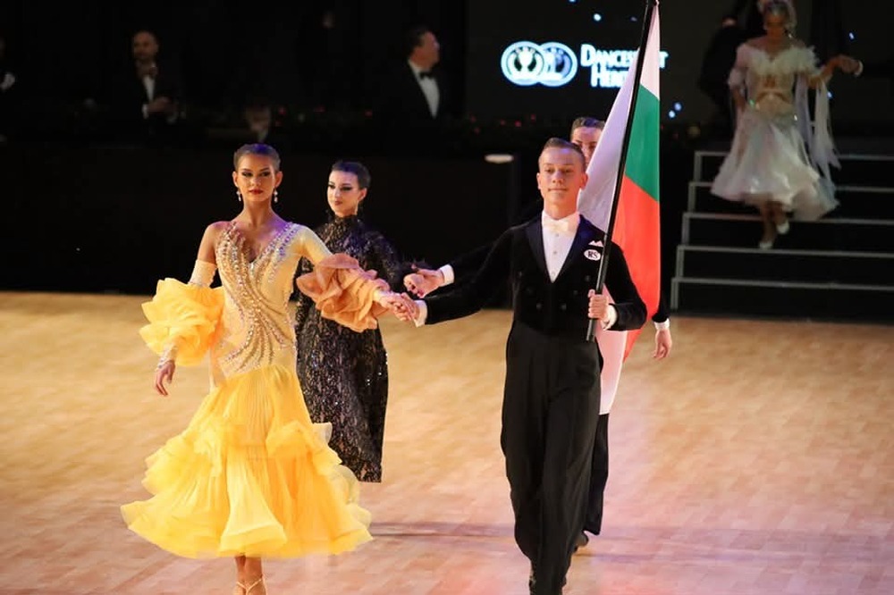 Българските състезатели спечелиха два медала от Световното първенство по спортни танци в Шладминг 