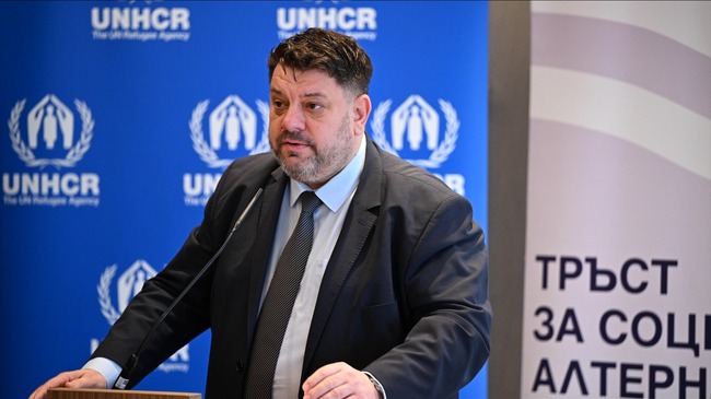 Издадени са над 2400 лични документа на хора от уязвимите групи, а около 50 000 вече имат служебен адрес, съобщи вицепремиерът Атанас Зафиров