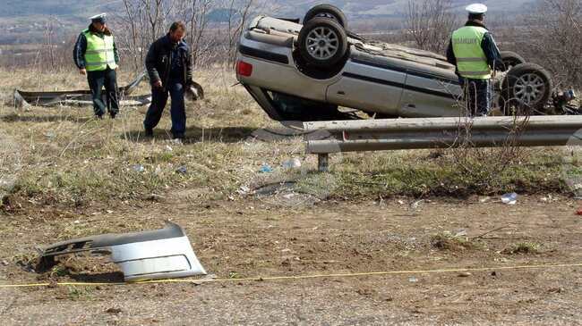 Четирима младежи са ранени при катастрофа край Монтана
