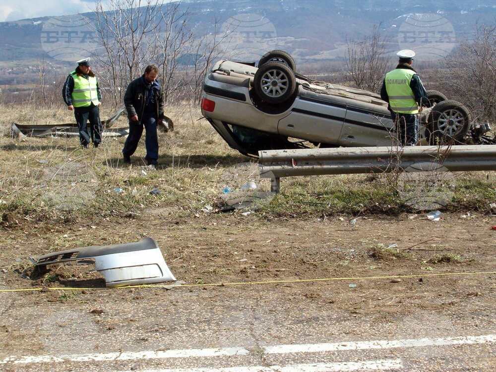 Четирима младежи са ранени при катастрофа край Монтана