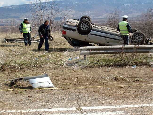 Четирима младежи са ранени при катастрофа край Монтана
