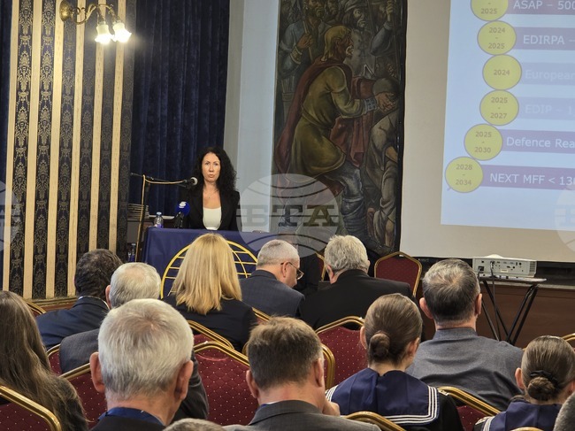 Европейските програми за отбрана отварят широки възможности за българската индустрия, каза Диляна Карагеоргиева от икономическото министерство