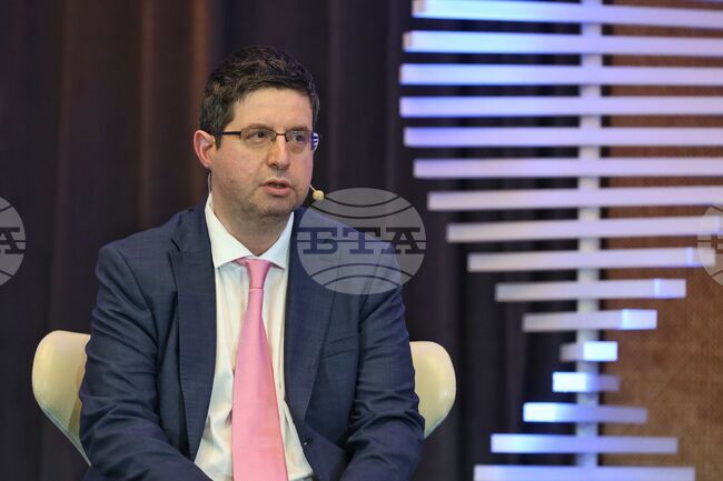 „Еврозоната: Уравнения и решения 2025", организиран от Bulgaria ON AIR и Bloomberg TV Bulgaria се провежда в хотел „Хилтън” - форум