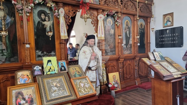 С тържествена литургия храмът „Св. Климент Охридски“ в Добрич отбеляза празника си