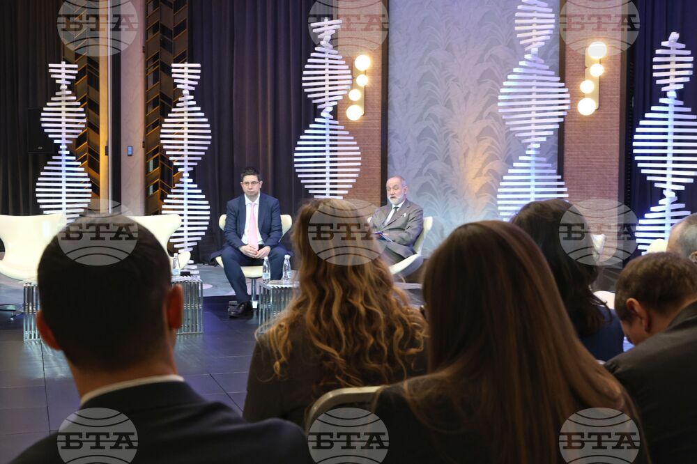 „Еврозоната: Уравнения и решения 2025", организиран от Bulgaria ON AIR и Bloomberg TV Bulgaria се провежда в хотел „Хилтън” - форум