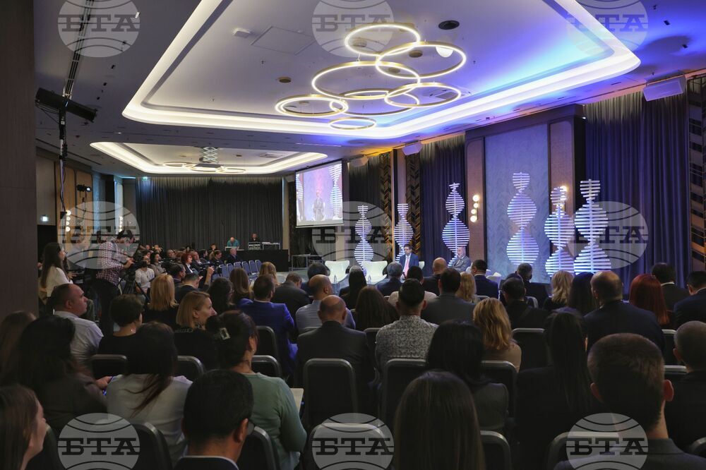 „Еврозоната: Уравнения и решения 2025", организиран от Bulgaria ON AIR и Bloomberg TV Bulgaria се провежда в хотел „Хилтън” - форум