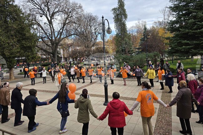 Ловеч - „Orange the World“ - световна инициатива