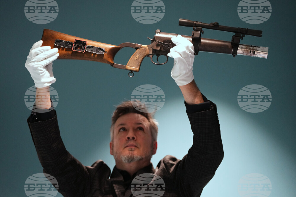 Костюми и реквизит от филми като "Междузвездни войни" и "Индиана Джоунс" ще бъдат предложени на търг