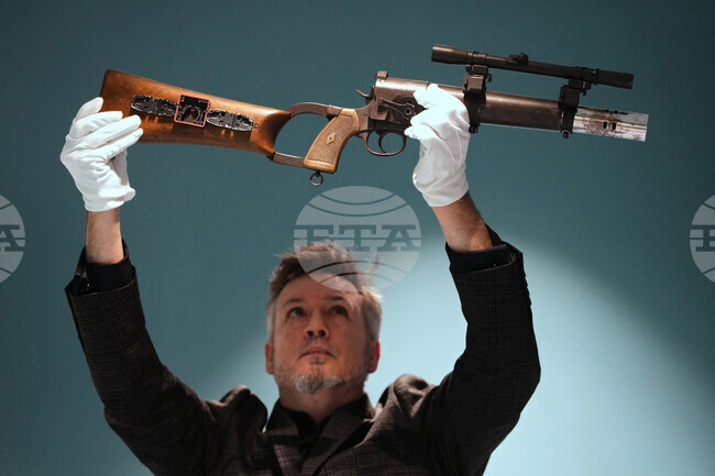 Костюми и реквизит от филми като "Междузвездни войни" и "Индиана Джоунс" ще бъдат предложени на търг