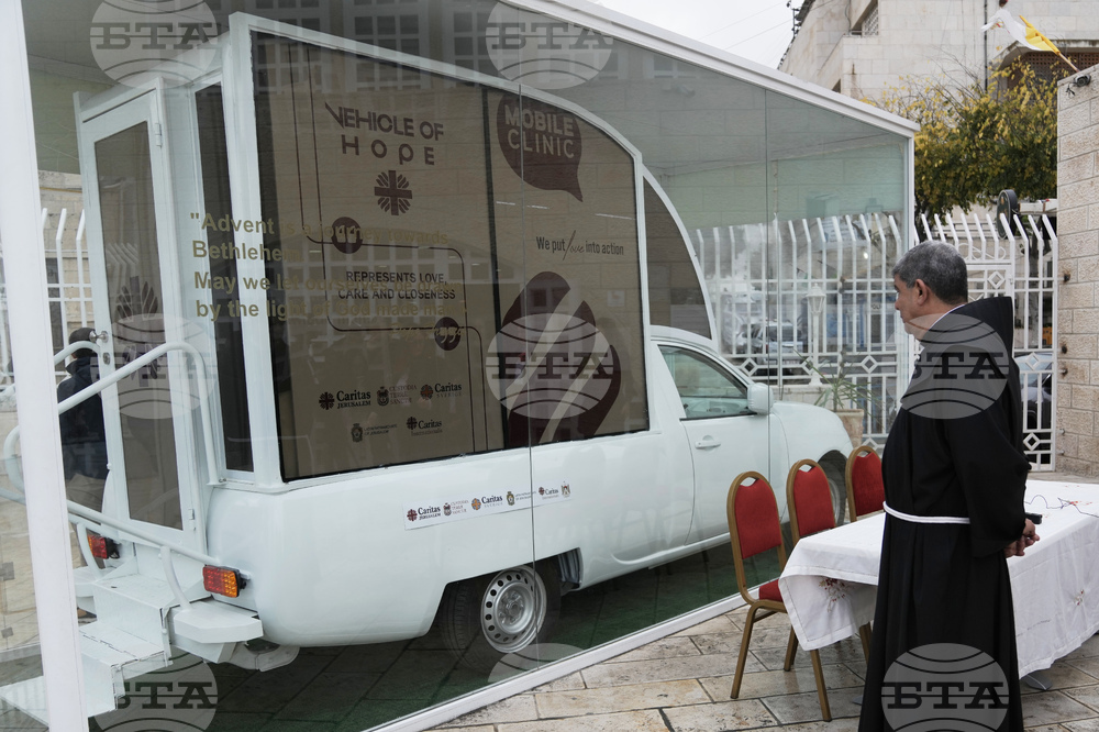 Папамобил на папа Франциск е превърнат в мобилна клиника за децата в Газа