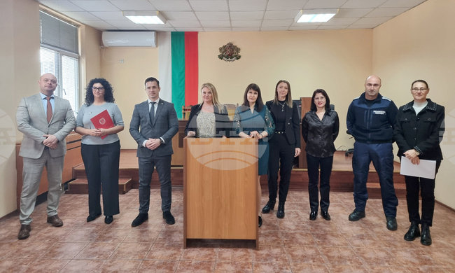 Плевен - районен съд - пресконференция - домашно насилие