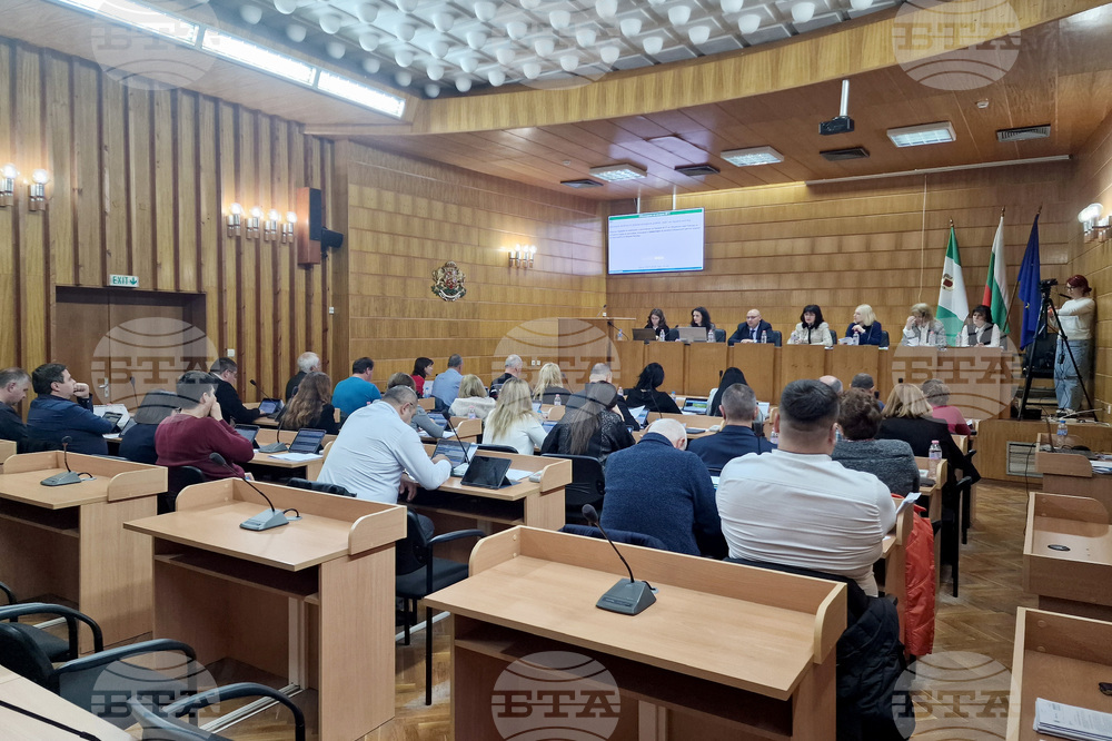 Актуализация на бюджета, изменения на наредби, отдаване под наем на общински имоти бяха сред темите на сесията на Общинския съвет в Разград