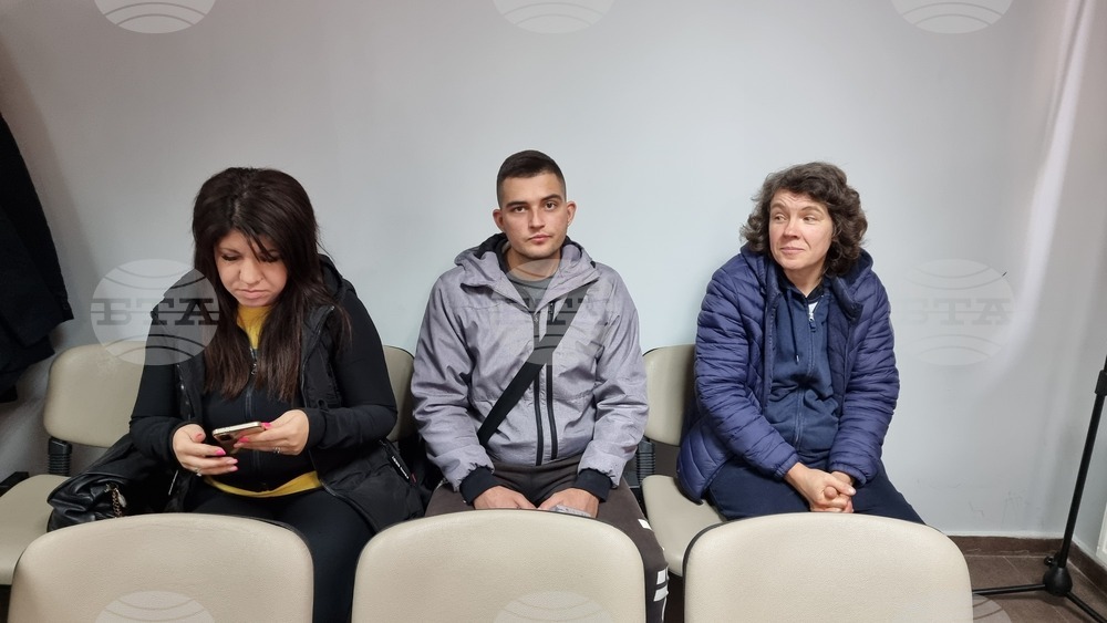 Жители на врачанското село Веслец поискаха с подписка ремонт на пътя до селото