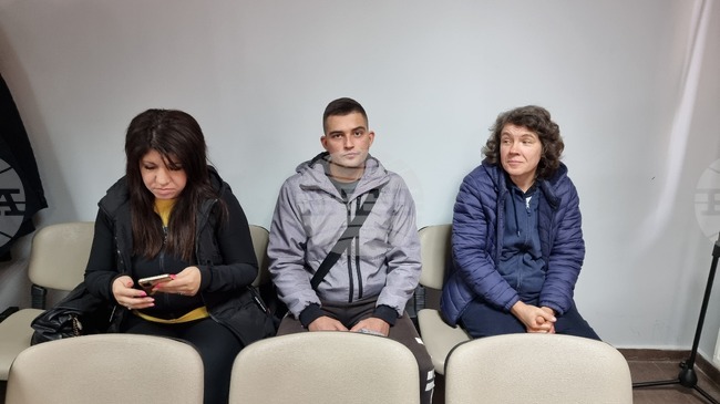 Жители на врачанското село Веслец поискаха с подписка ремонт на пътя до селото