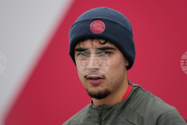 Полузащитникът на Байерн Мюнхен Александър Павлович е под въпрос за двубоя с Щутгарт