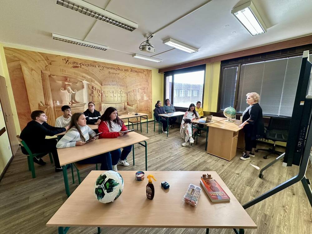 Осмокласници от Българското средно училище „Д-р Петър Берон“ в Прага участваха в урок на тема „Химично пътешествие“