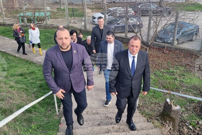 Двойно повече са средствата, заложени в бюджета за догодина за започнати общински проекти, каза министър Иванов в Нови пазар