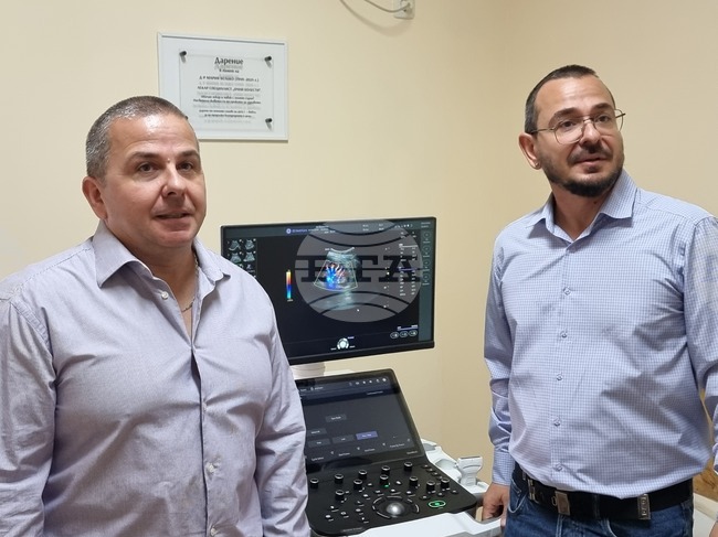 История за доброто: Апаратура за над 60 хил. лева дариха в Ямбол синовете на починала преди близо година лекарка, които също са медици