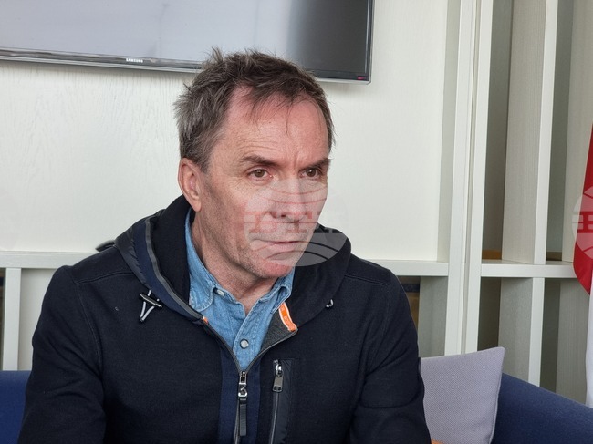 Всеки трети пътник от или до България лети с "Уиз Еър", каза за БТА главният изпълнителен директор на компанията