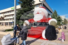 Ямбол - коледна украса - монтиране